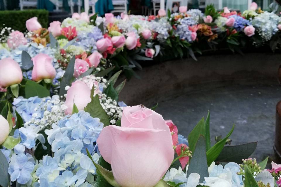 Arreglo floral fuente