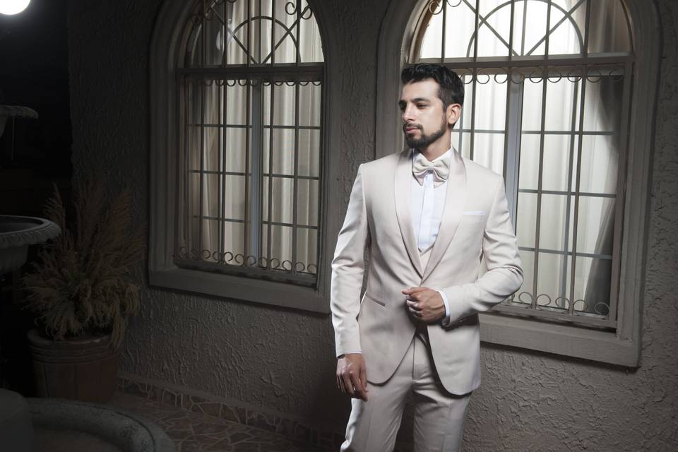 Tuxedos Arturo Vega