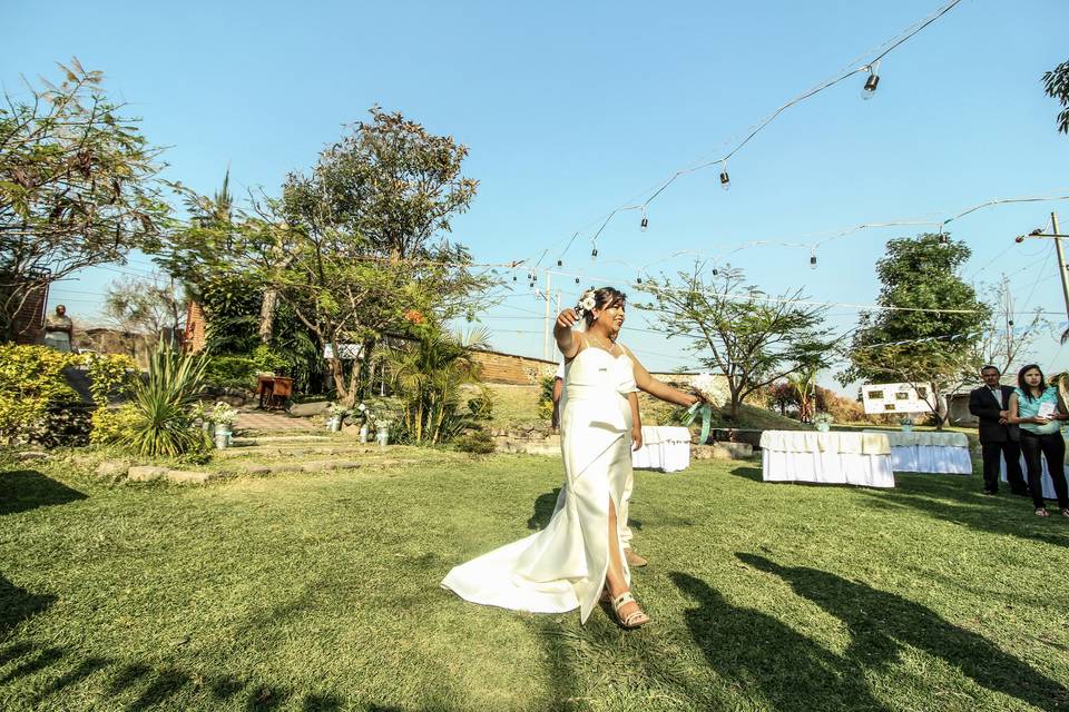 Aide & Enrique / Boda jardín