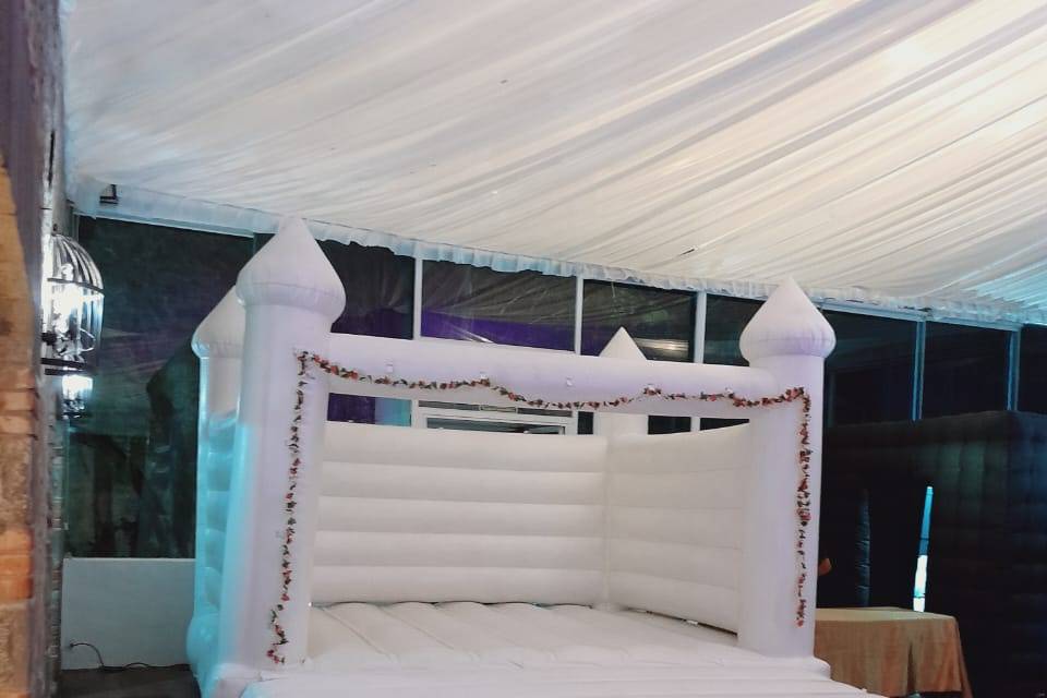 Inflable con flores decorativa