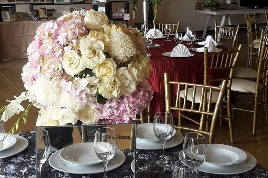 Silverdollar hortensias y rosa