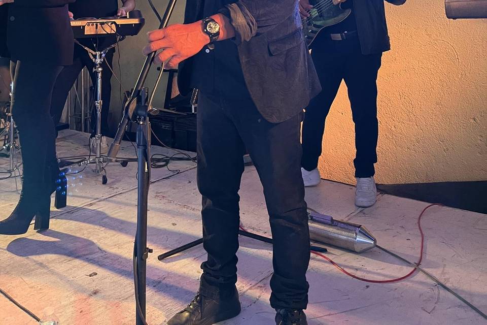 En acción