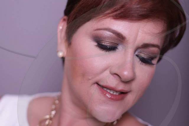 Isabel Lozano Makeup Studio