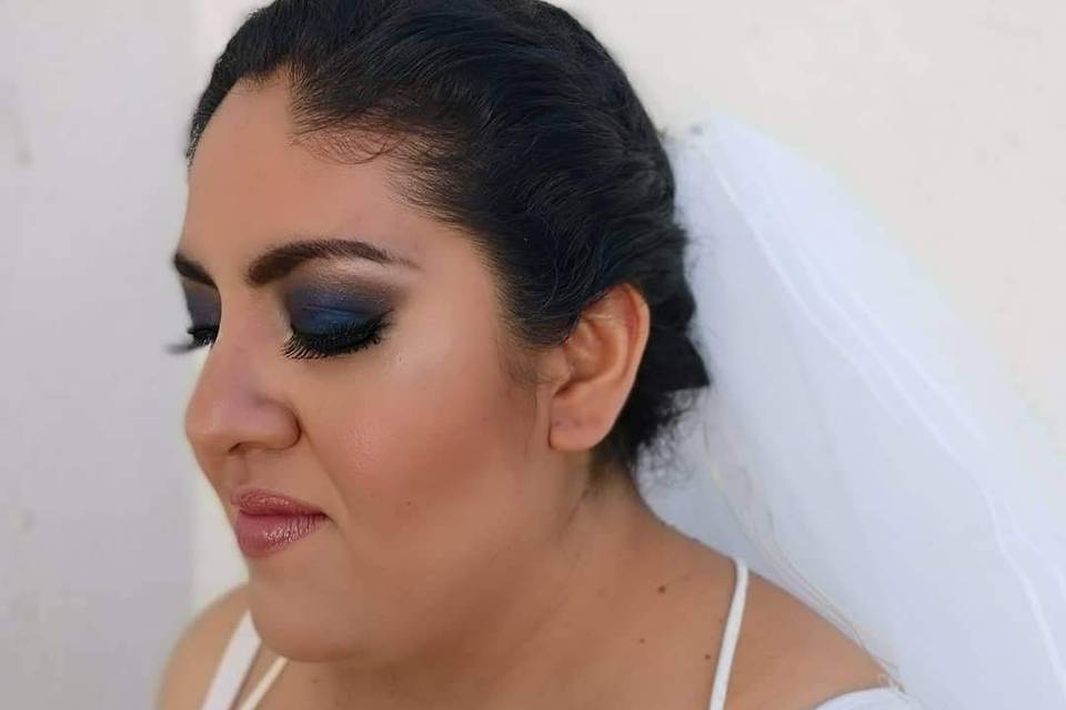 Isabel Lozano Makeup Studio