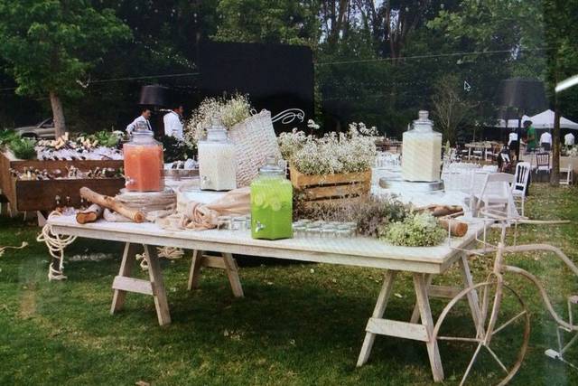 Mesa de aguas frescas