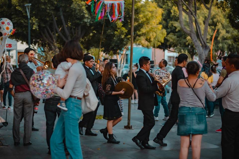 Servicio de calenda Oaxaqueña