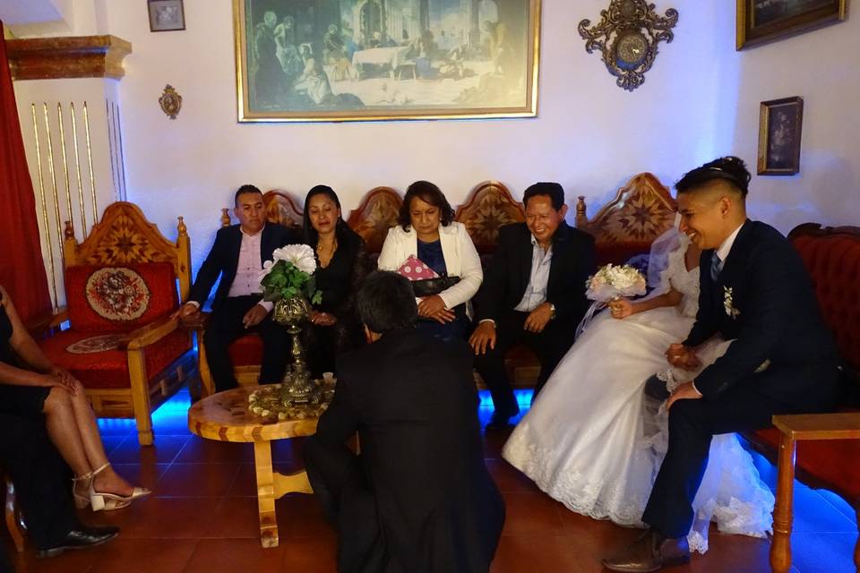 Novios con sus familiares