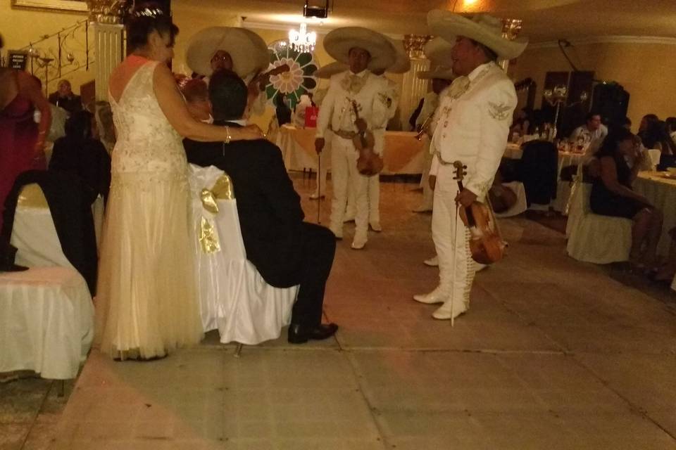 Mariachis para los novios