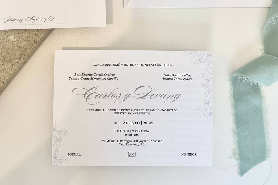 Invitación de boda en color blanco