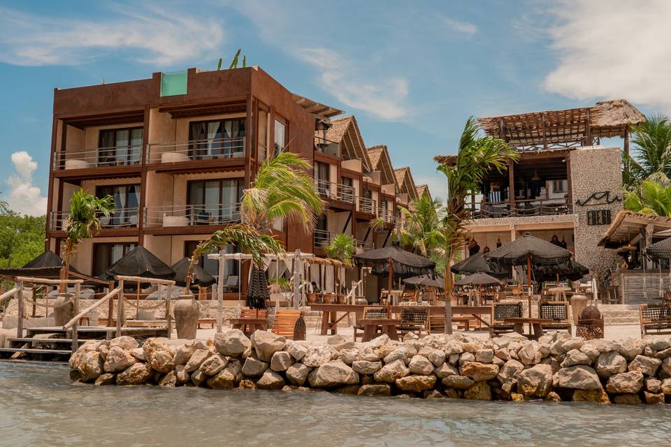 Hotel frente al mar