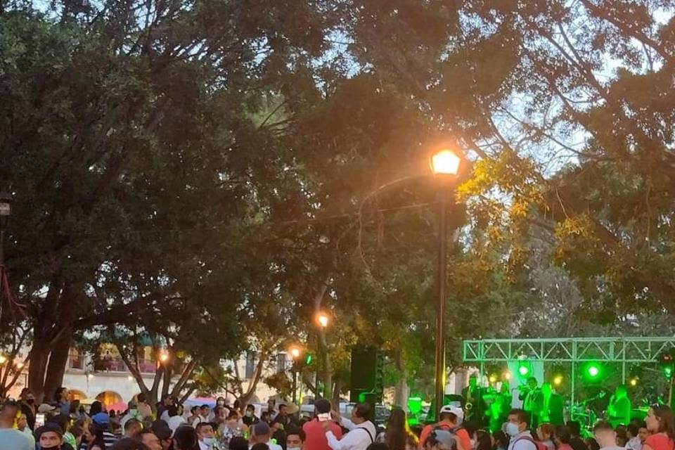 Tocando en Zócalo de Oaxaca