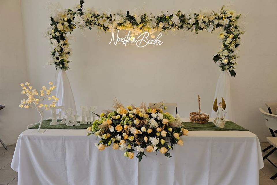 Arco Ivory Garden
