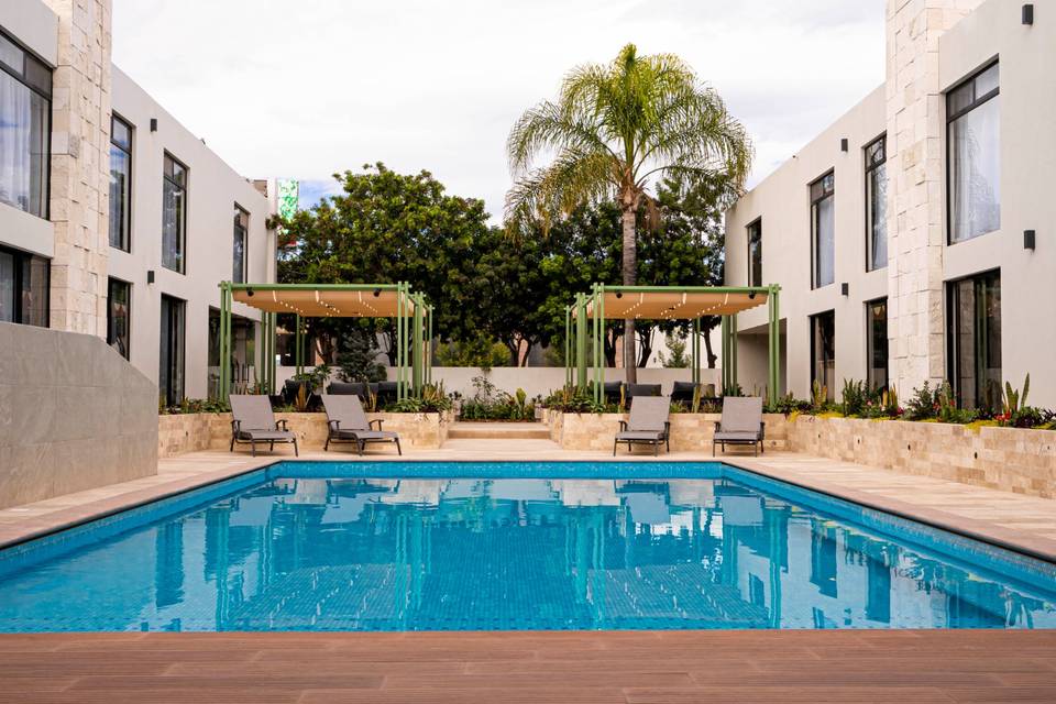 La Posada Hotel y Suites