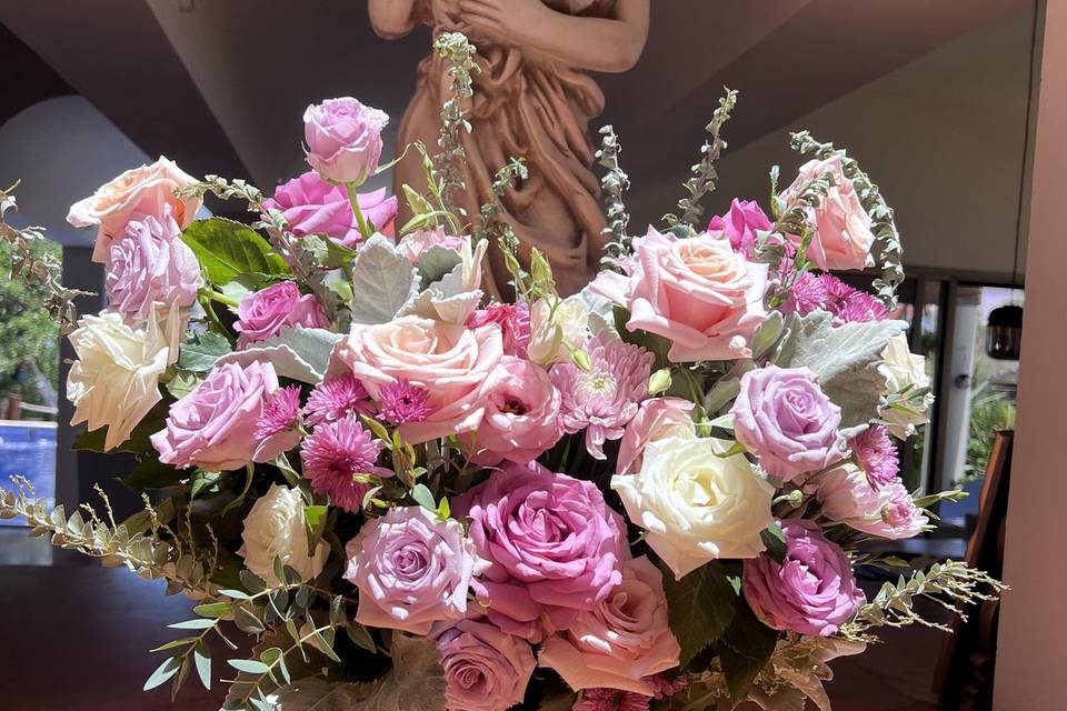 Arreglo floral de rosas