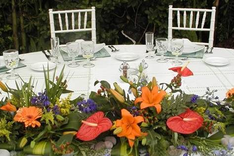 Centro de mesa con flores exóticas