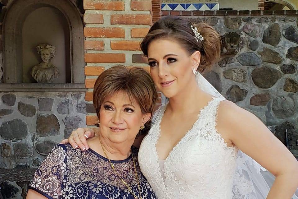 Arreglo de mamá y novia