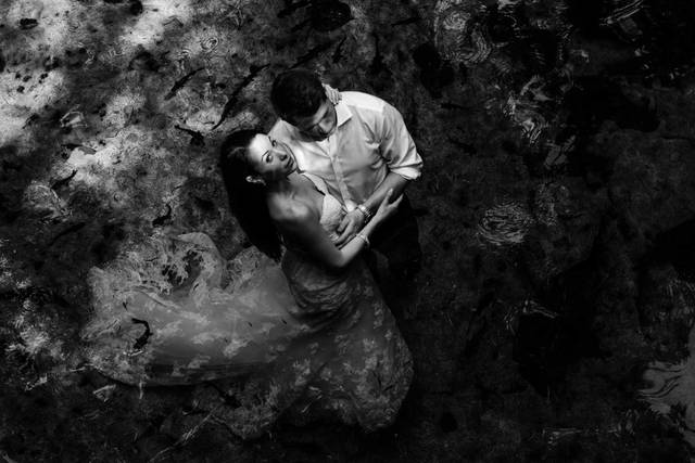 Trash the dress en cenote