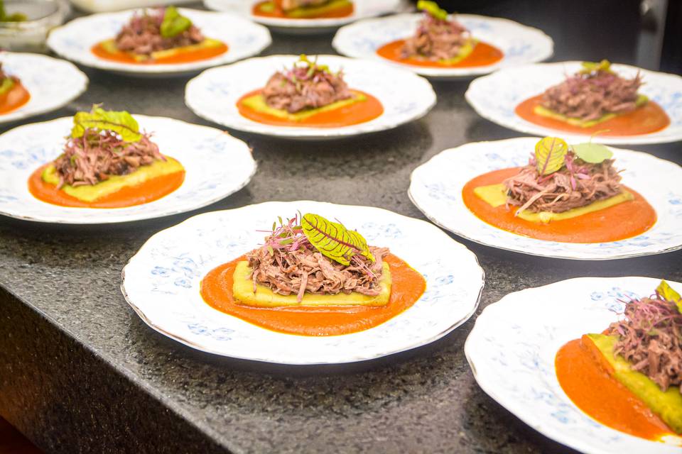 Platillo con salsa de tomate