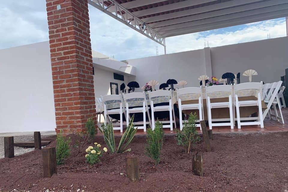 Jardín y Salón de Eventos Servín