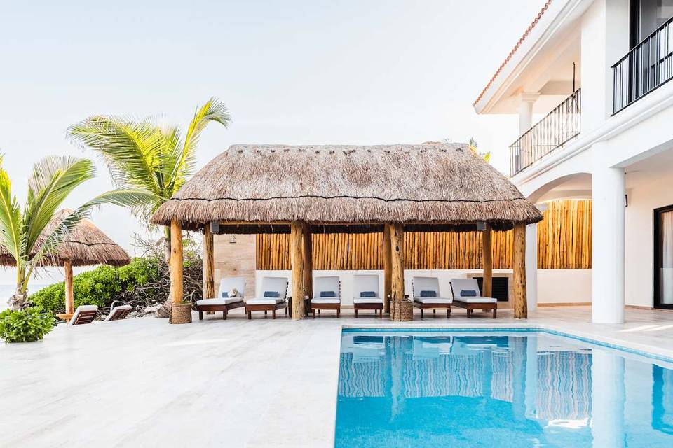 Palapa bar, pool terrace
