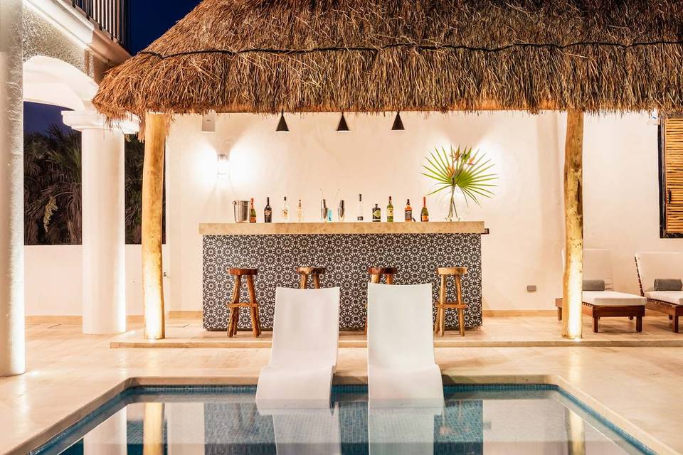 Private villa interior bar