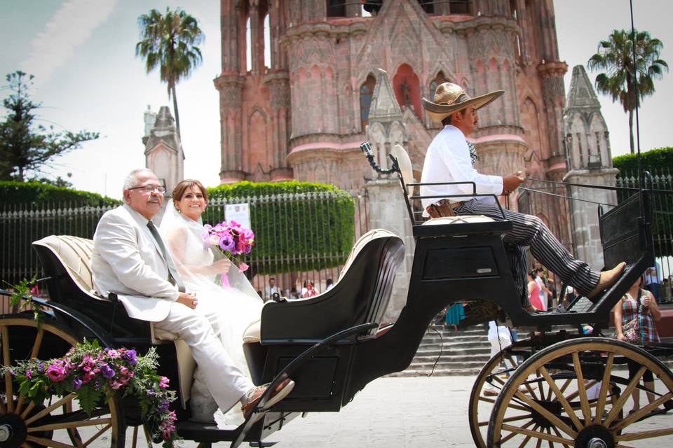 Llegando a la iglesia