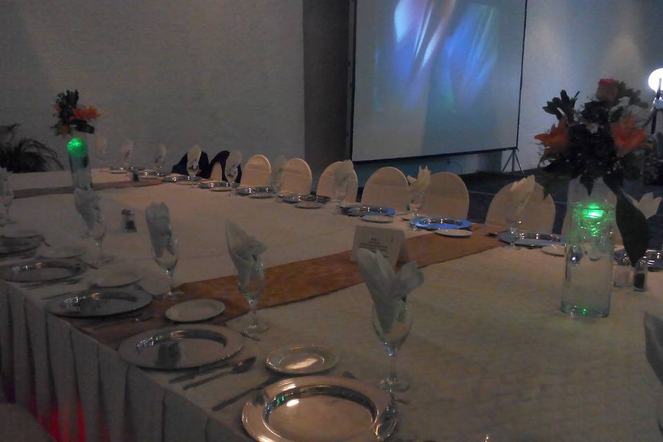 Banquete en mesa imperial 2