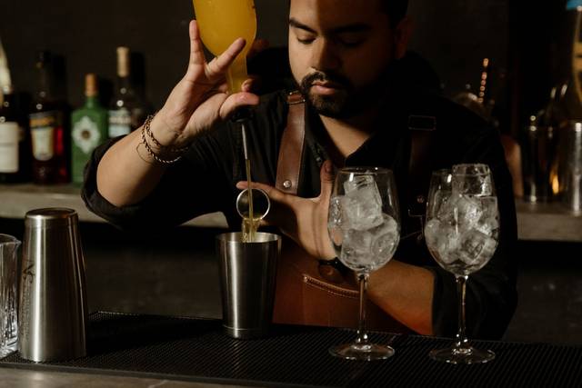 Elaborando una bebida