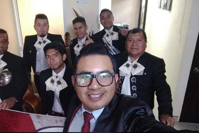 Alegres y orgullosos