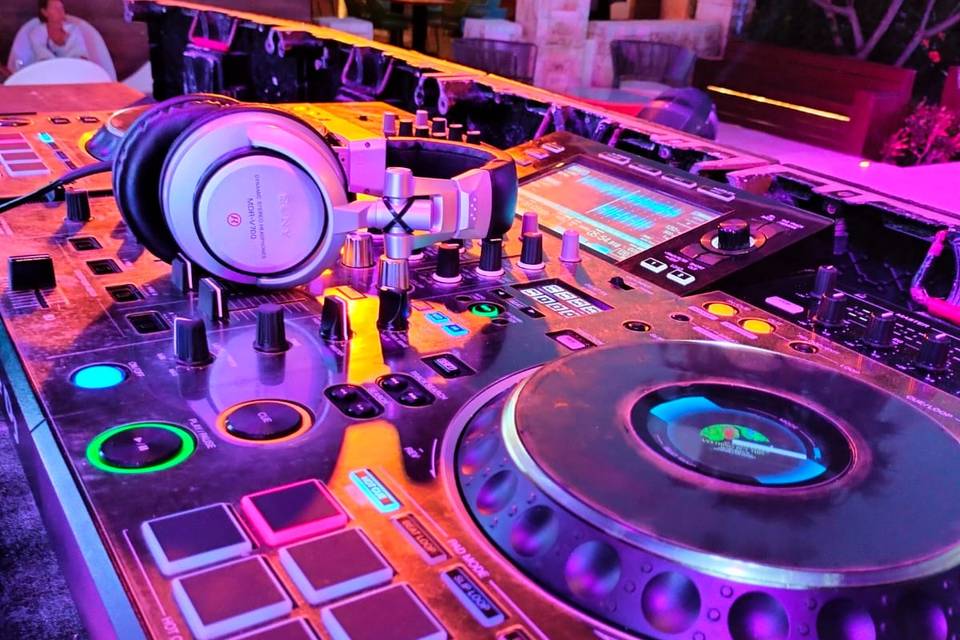 DJ Professional equipment