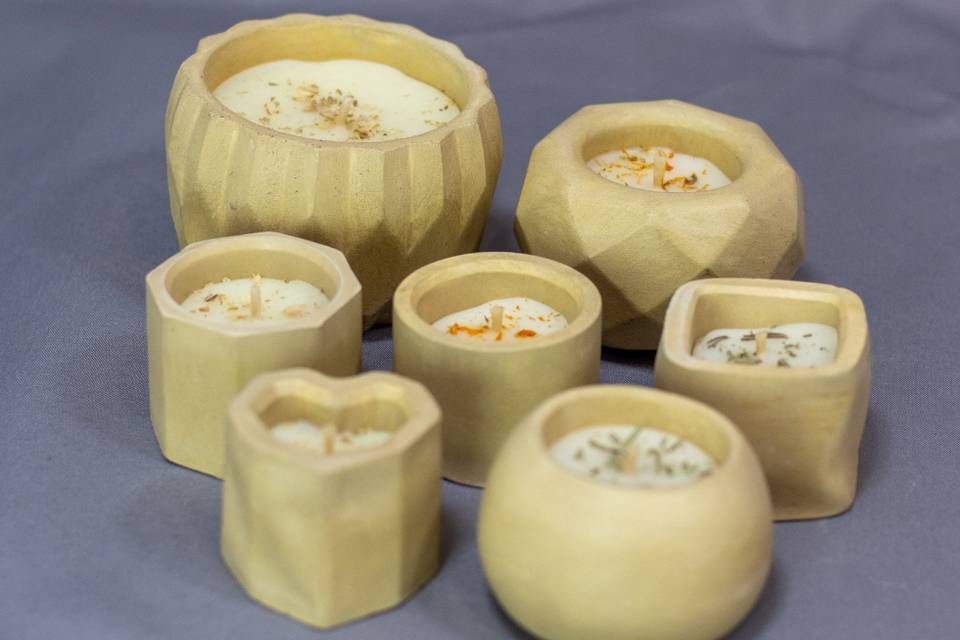 Velas artesanales en colo beige