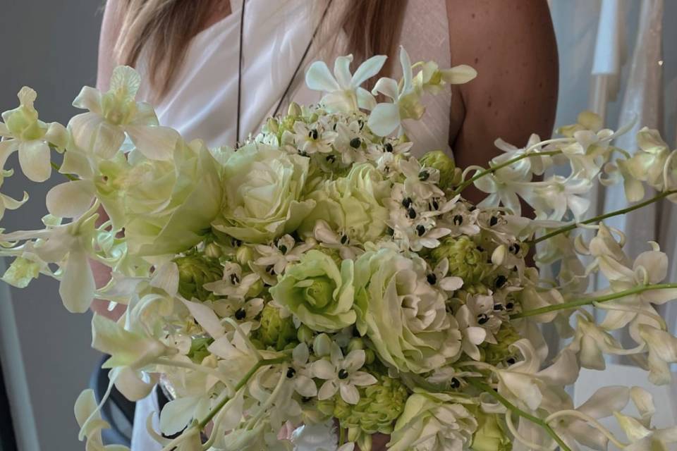 Orquídeas y lisianthus