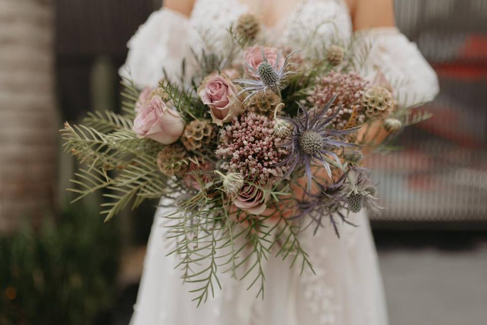 Posy de rosas y alium