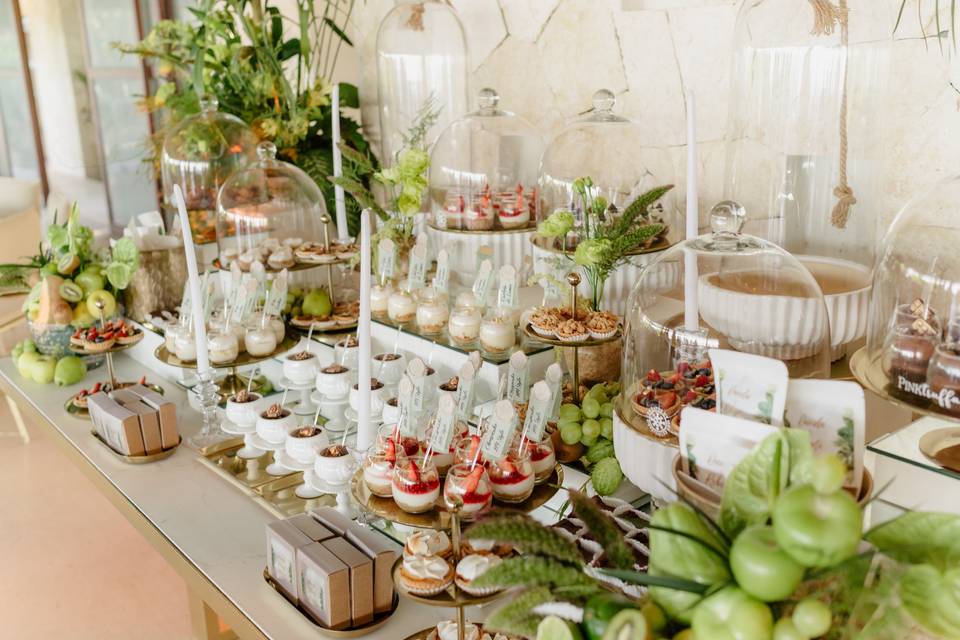 Desserts table