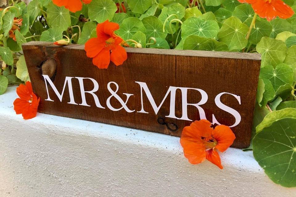 MR & MRS