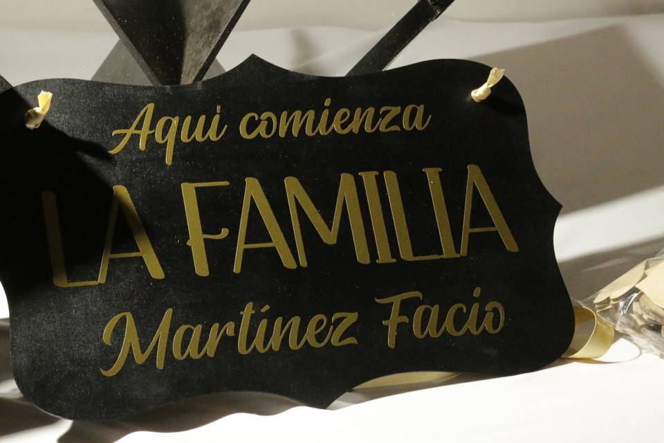 Cartel donde inicia la familia