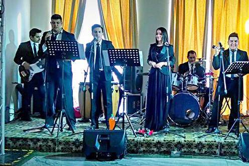 Shake It band