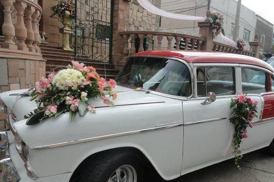 Adornos florales para el coche