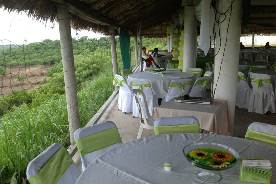 Interior de la palapa