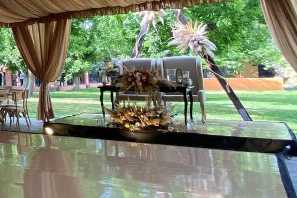 Mesa de novios con Back