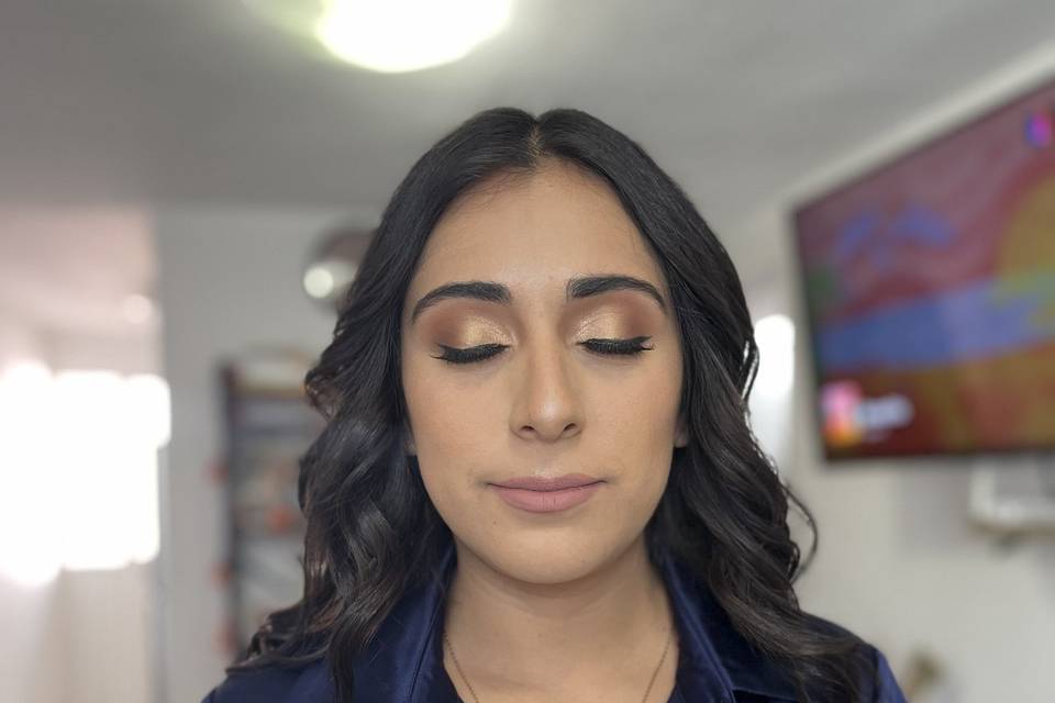 Maquillaje y ondas