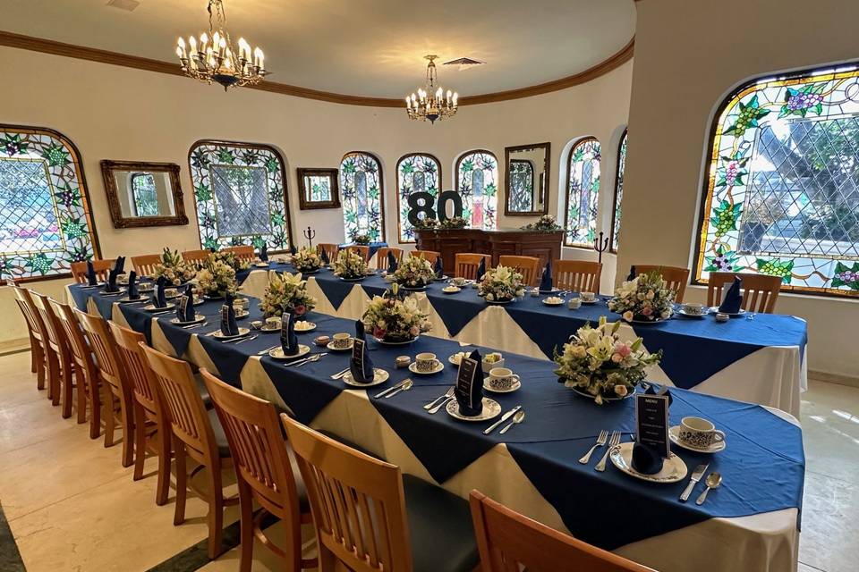 Salón Almendros