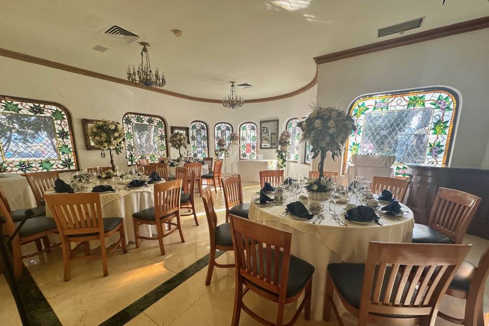Salón Almendros