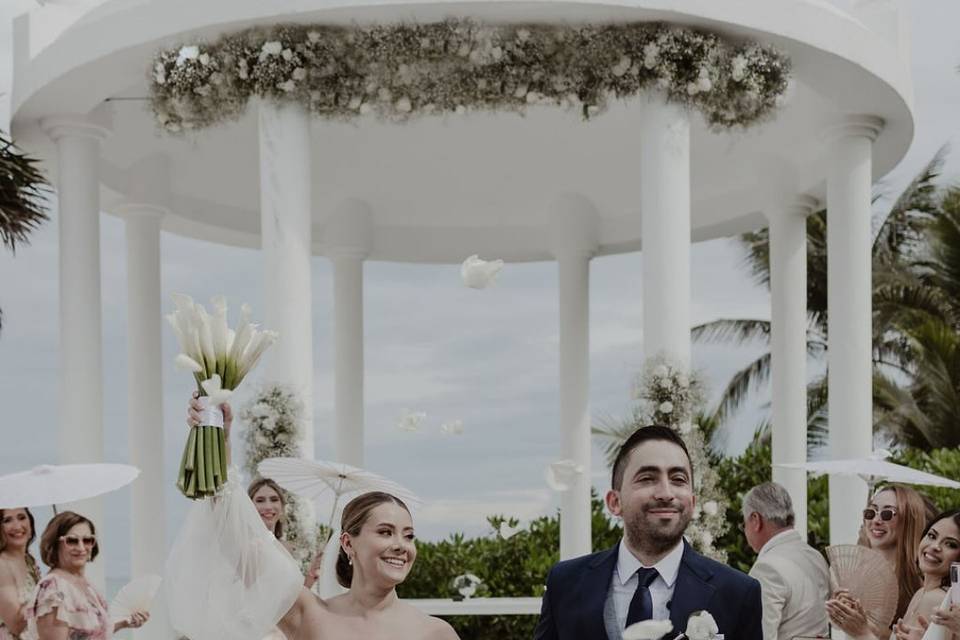 Novios felices
