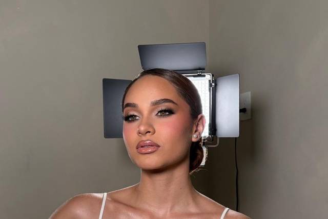 Yuri Gómez Makeup Artist