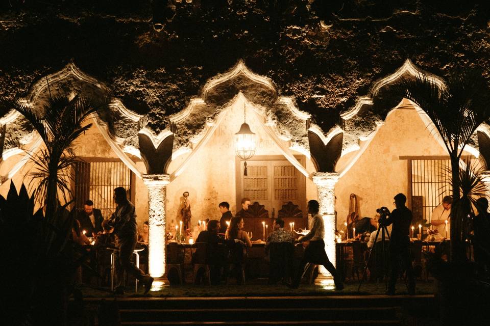 Pórtico de noche