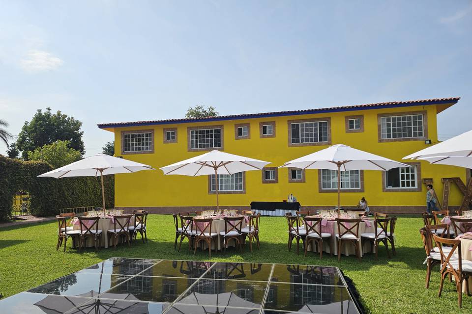 Casona amarilla