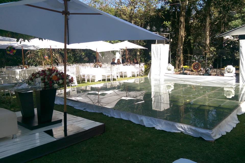 Pista baile y mesa novios