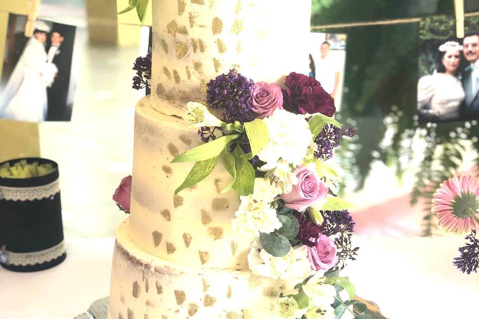 Naked cake morado