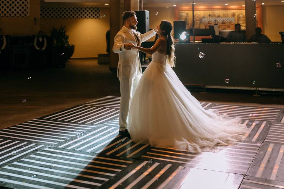 El Gran Baile de Novios